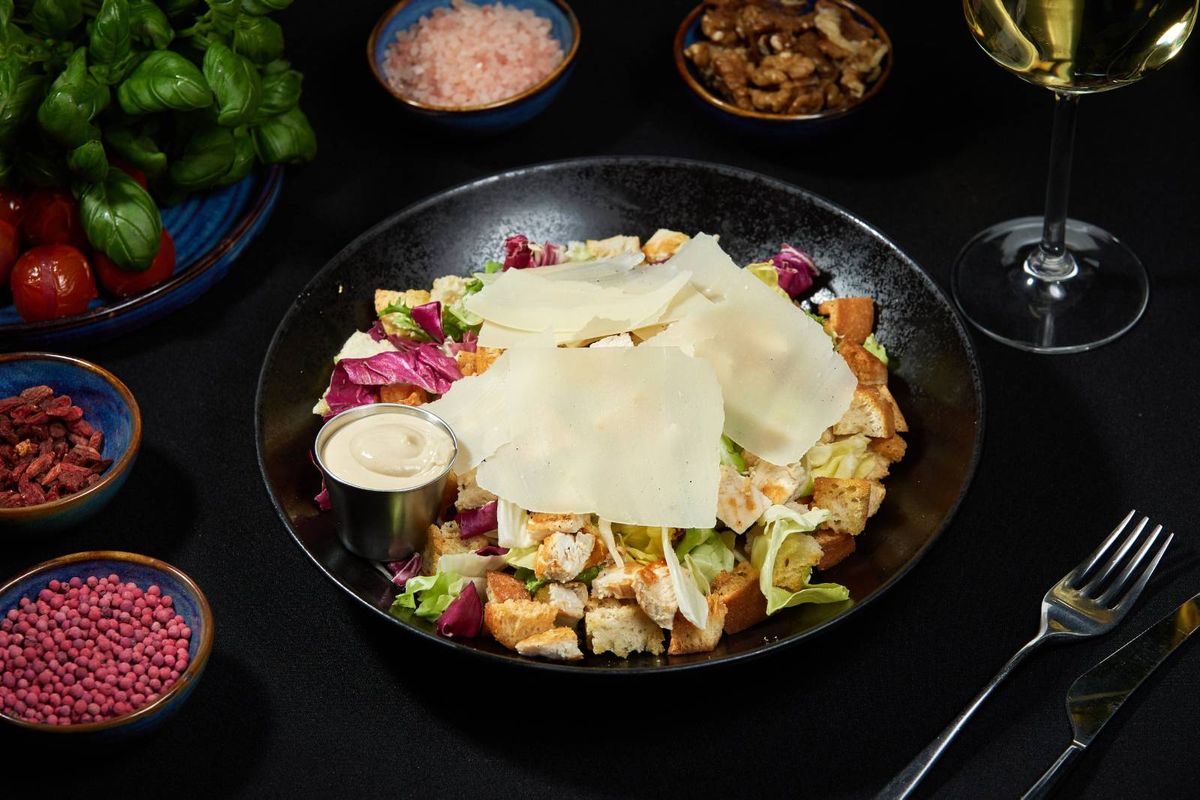 Salata Caesar cu Pui 